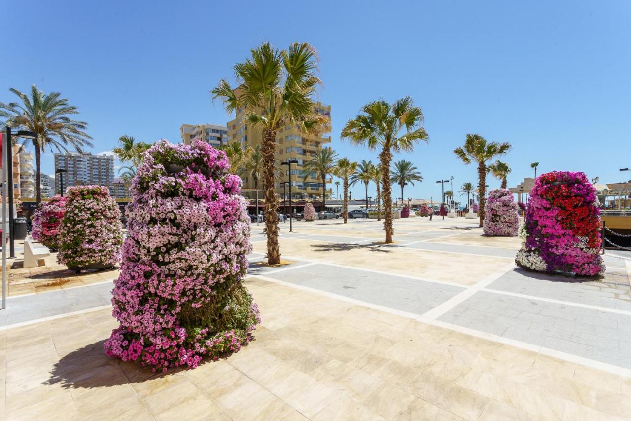 Hostal Costabella Powered By Faro Homes Fuengirola Extérieur photo