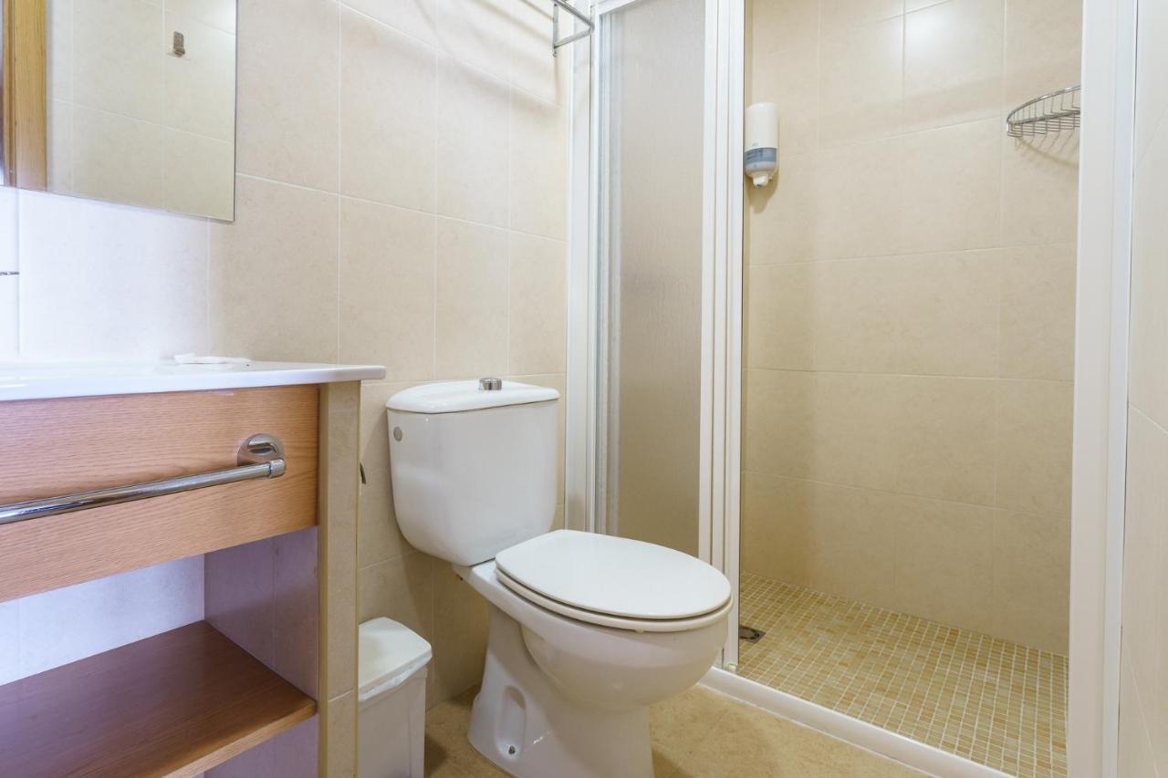 Hostal Costabella Powered By Faro Homes Fuengirola Chambre photo