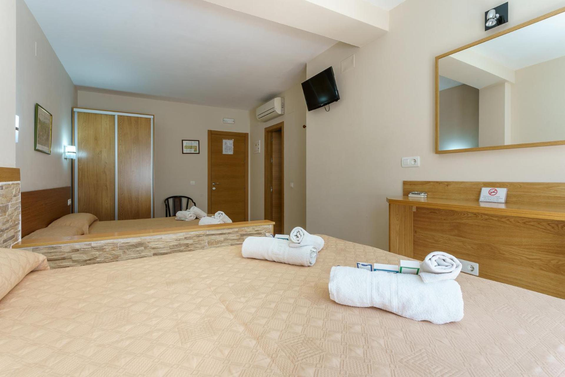 Hostal Costabella Powered By Faro Homes Fuengirola Chambre photo