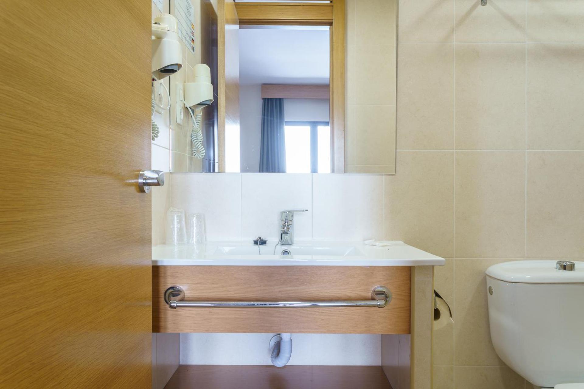 Hostal Costabella Powered By Faro Homes Fuengirola Chambre photo